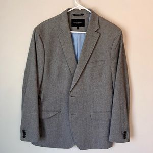 Banana Republic 42R Tailored Fit Sport Coat - 2 buttons in grey.
